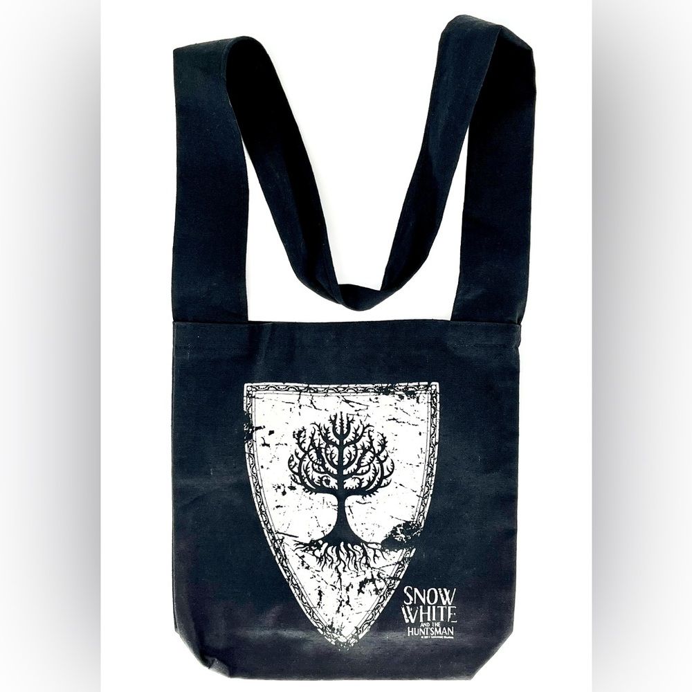 NWOT Snow White & the Huntsman Tree Shield Crest Tote Bag